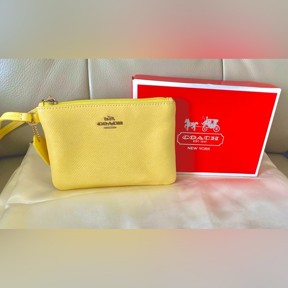 (RARE) Coach Yellow Wristlet - NWOT+Box - Picture 1 of 4